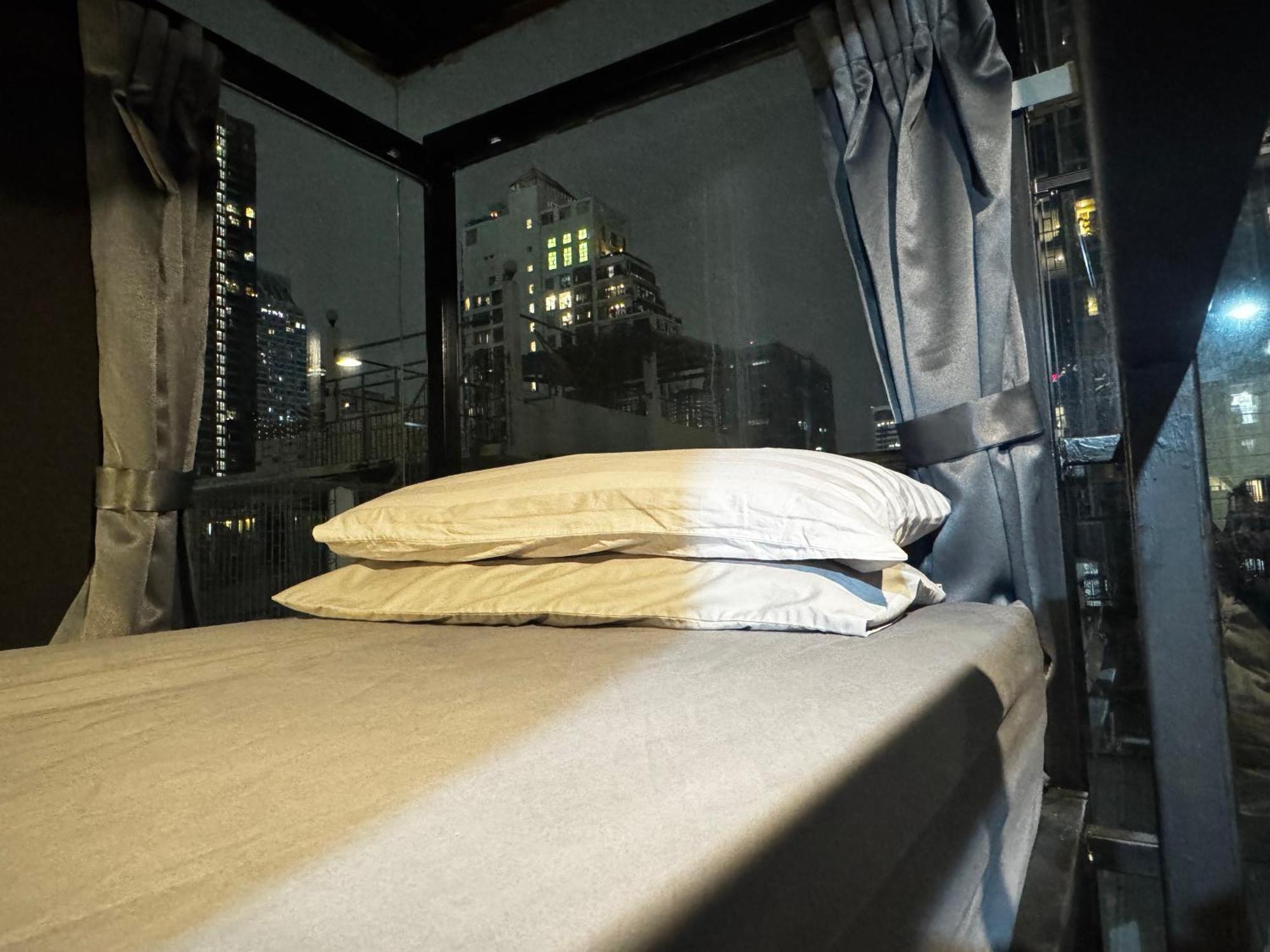 Stay At Pan Hostel Bangkok Buitenkant foto