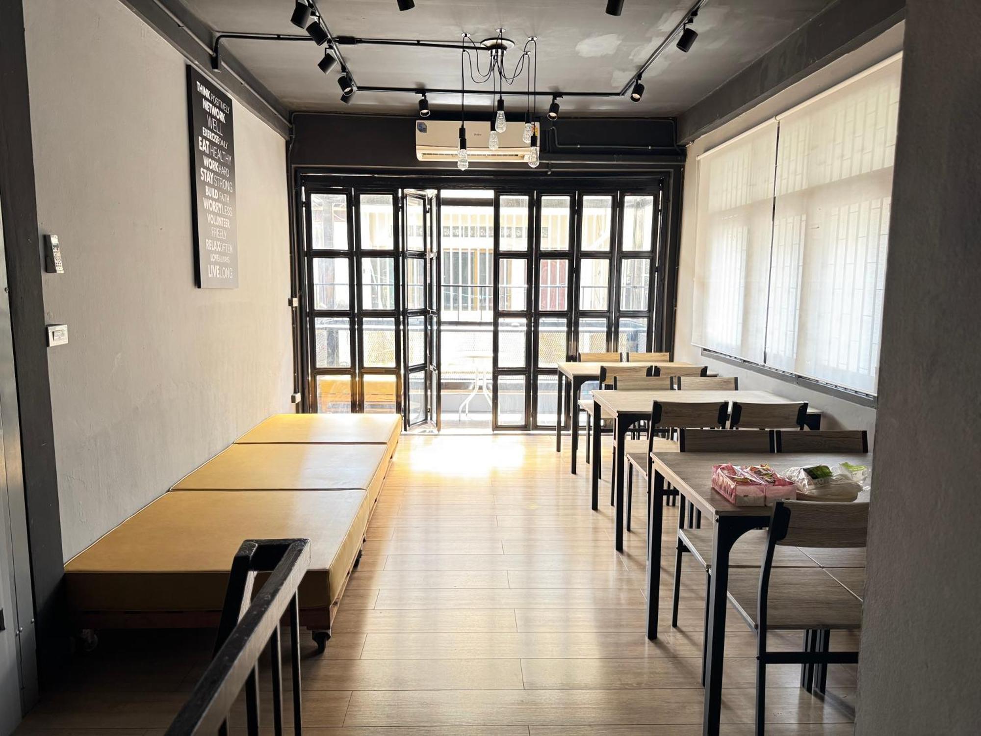 Stay At Pan Hostel Bangkok Buitenkant foto