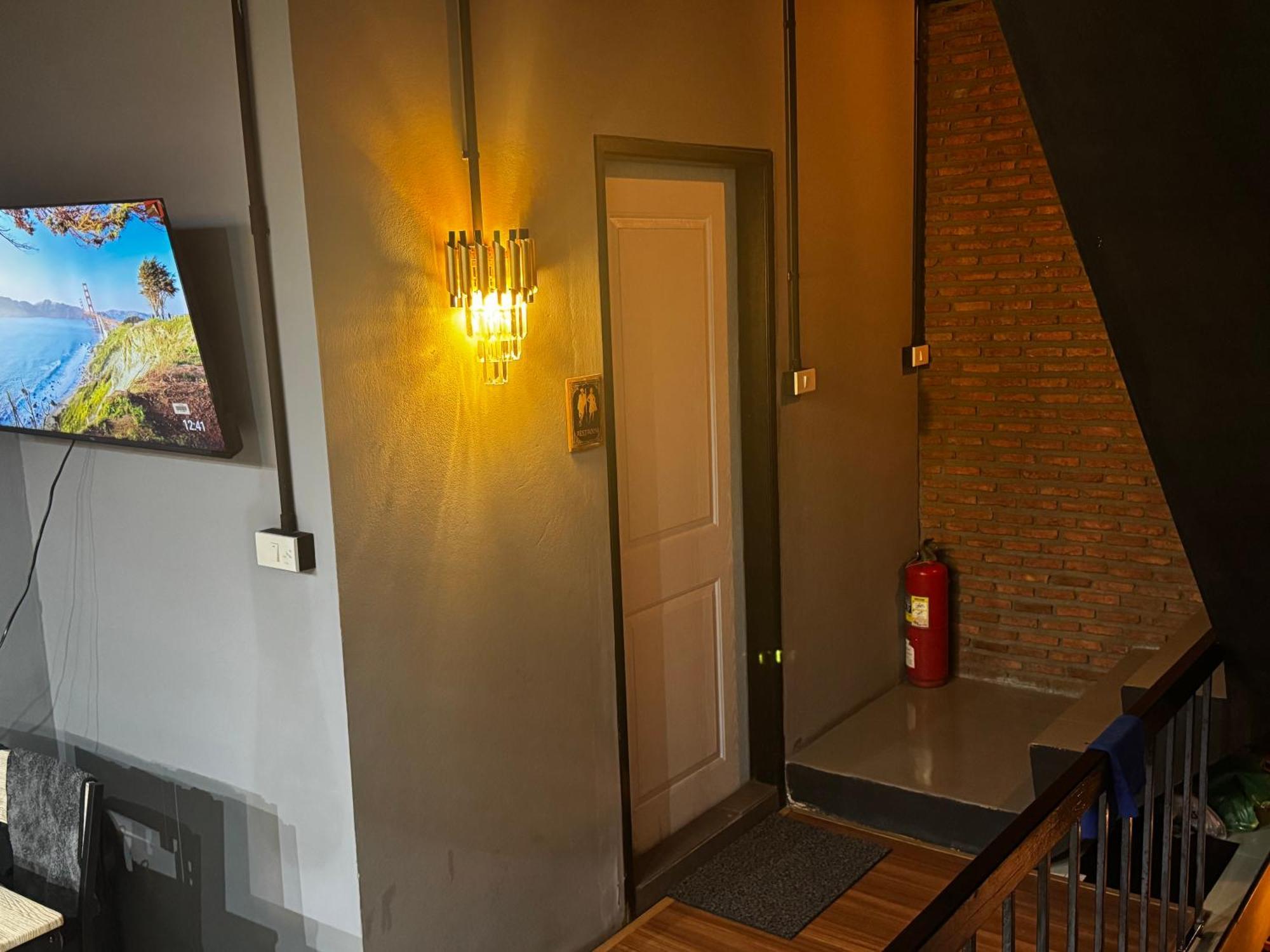 Stay At Pan Hostel Bangkok Buitenkant foto