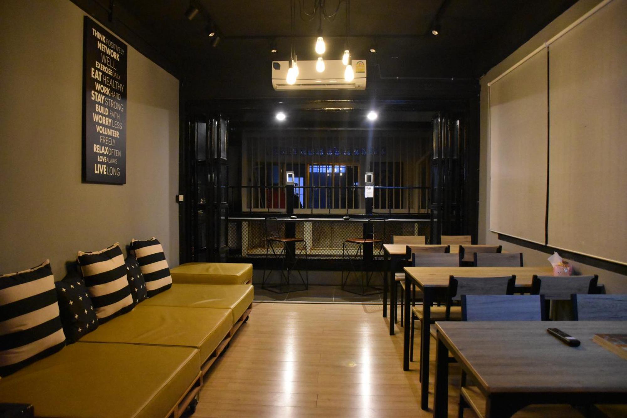 Stay At Pan Hostel Bangkok Buitenkant foto