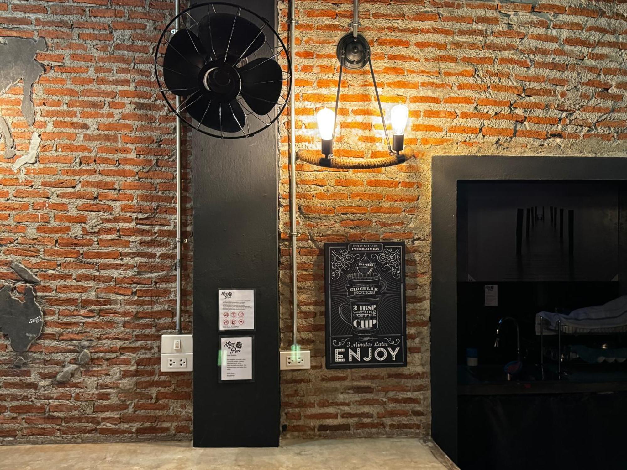 Stay At Pan Hostel Bangkok Buitenkant foto
